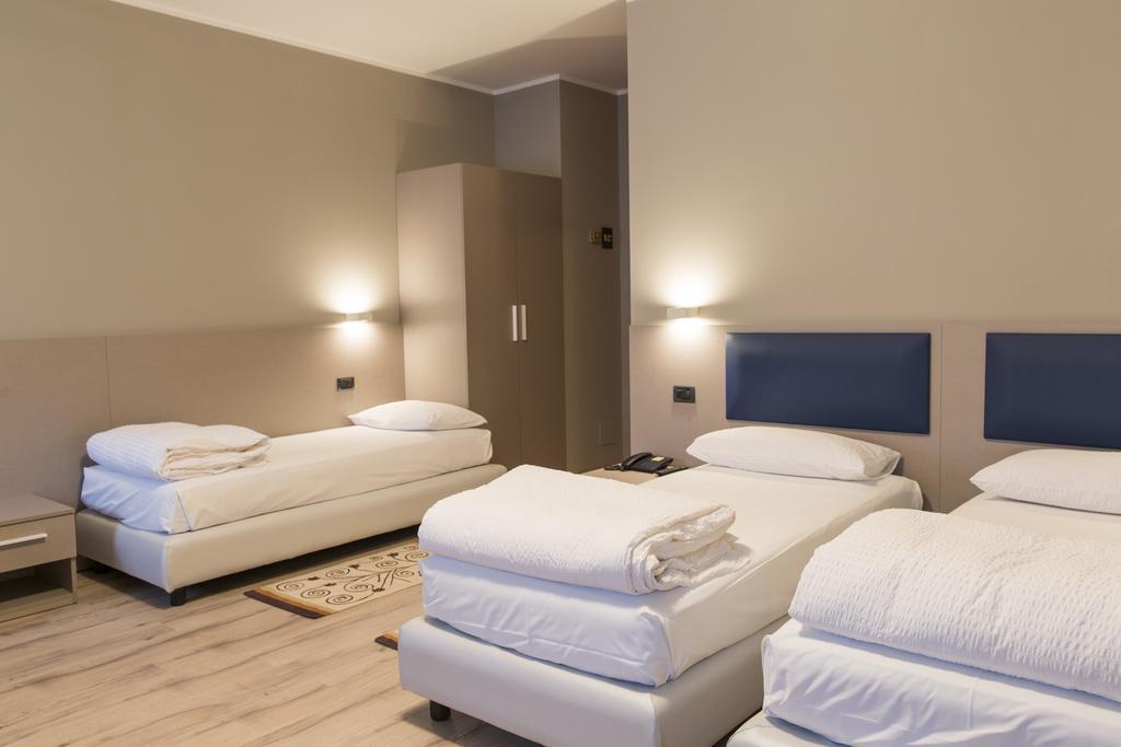 Albergo Montenegro มาเนียโก ภายนอก รูปภาพ
