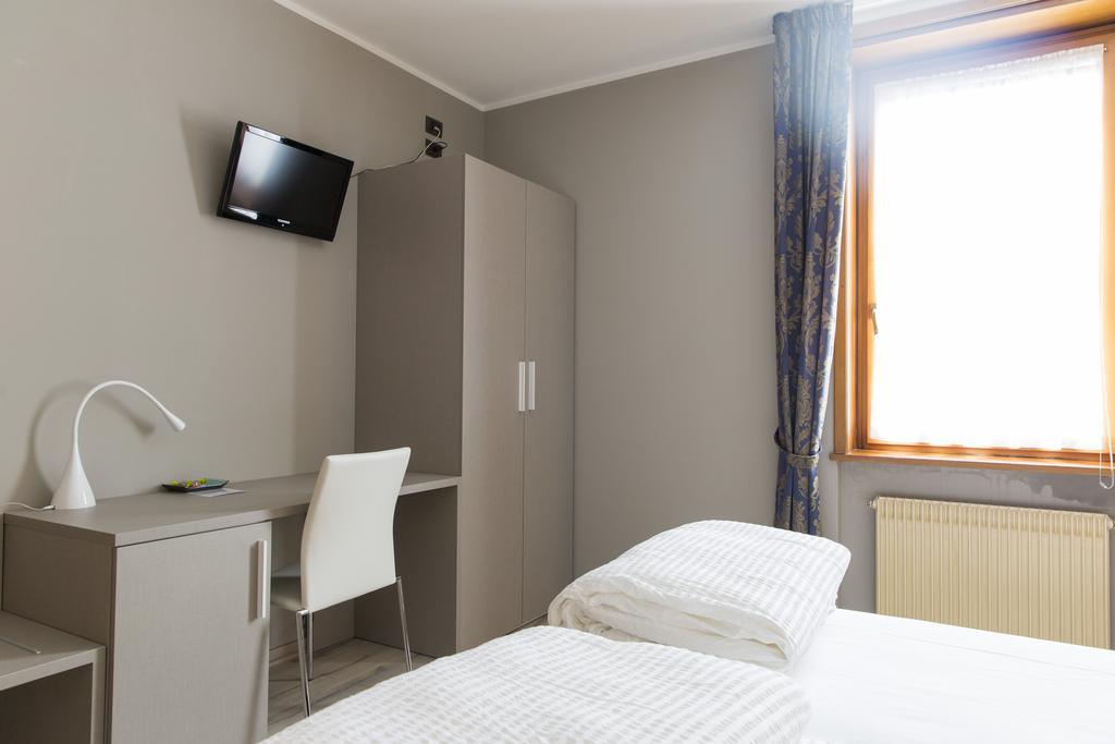Albergo Montenegro มาเนียโก ภายนอก รูปภาพ